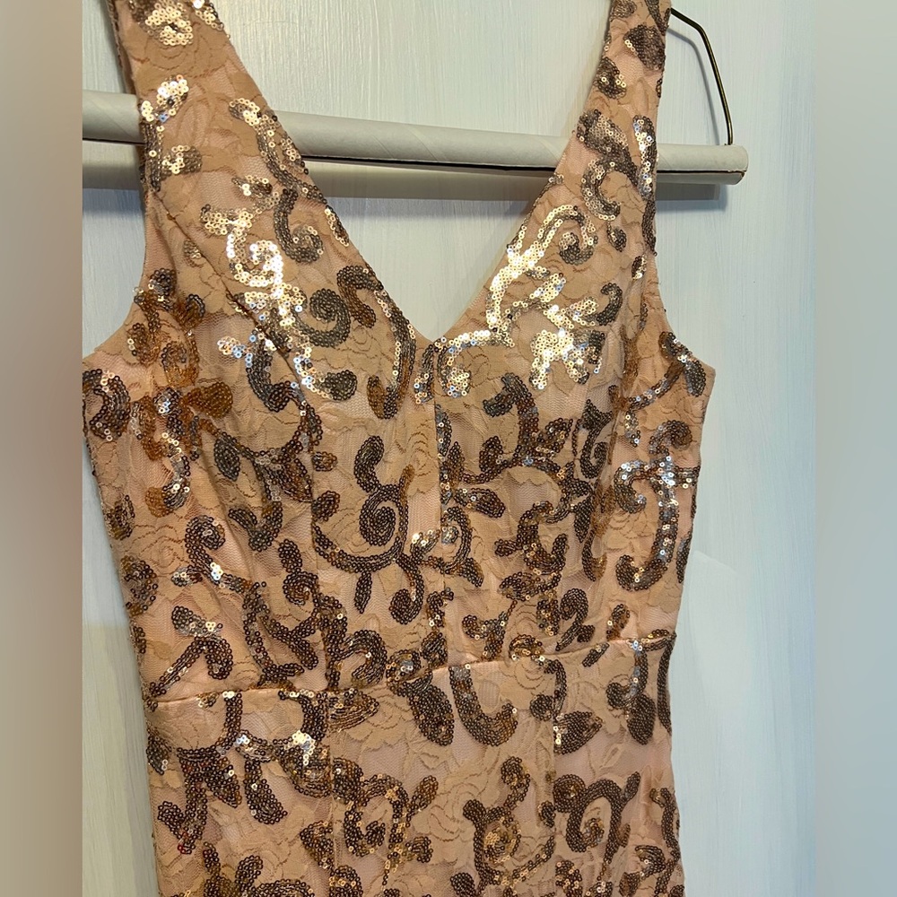 City Triangles sz 7 Gorgeous Rose Gold sequined prom stretch dress
